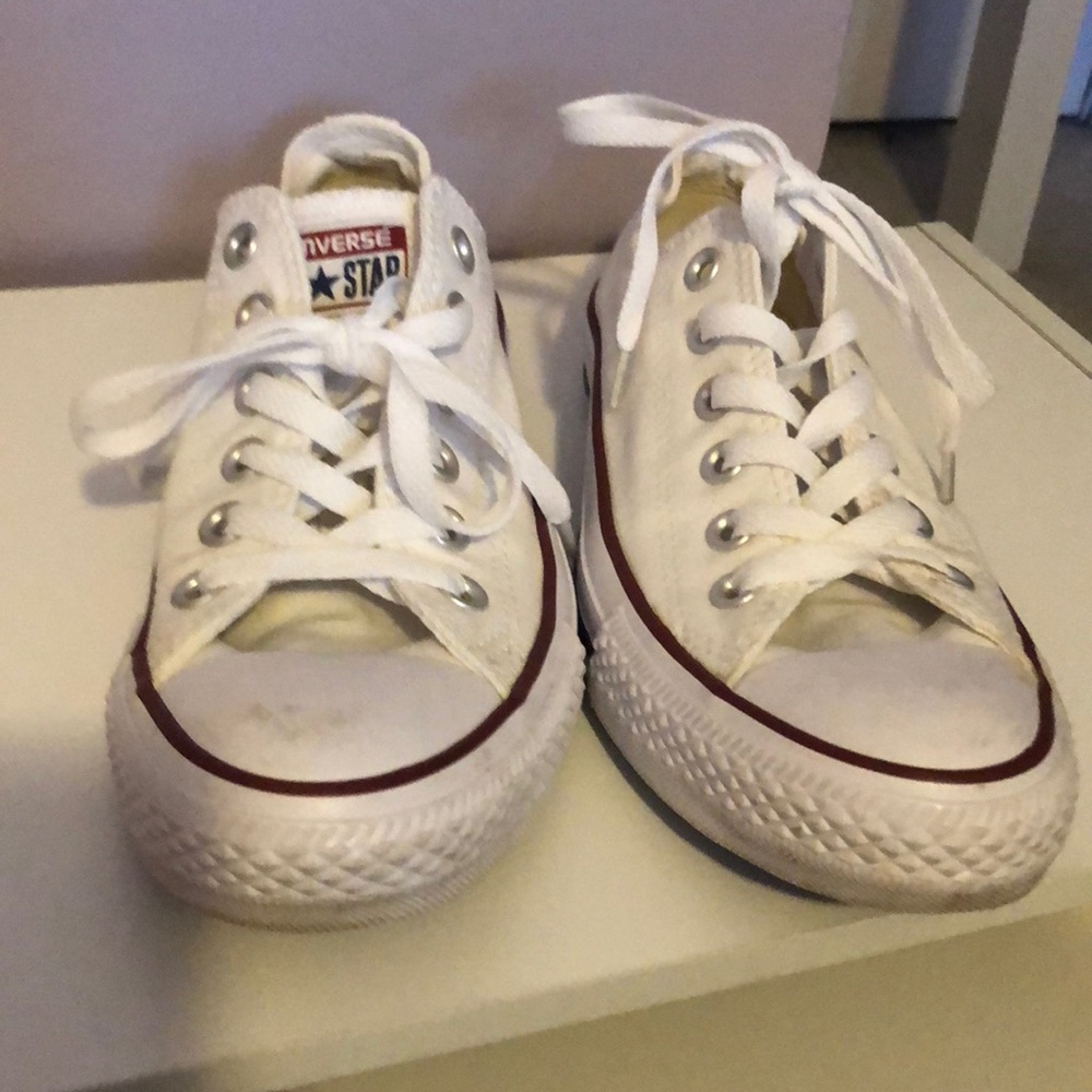 Very gently used white converse women's 7 men's  5